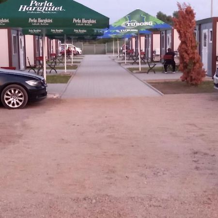 Glamtainer Court Hotel Curteni ภายนอก รูปภาพ